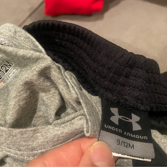 9 Month Lot Baby Clothes Ralph Lauren, Carters, etc - Picture 12 of 12